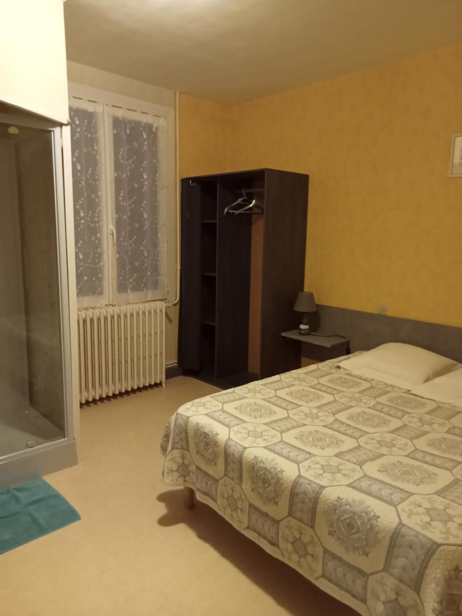 Hotel Restaurant De La Gare Ла-Рош-Позе Экстерьер фото